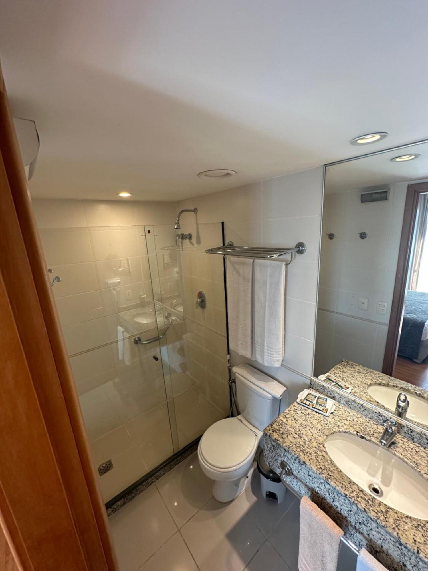 Aparthotel Flat Com Vista Panoramica -15- Na Barra Da Tijuca - Estacionamento Gratuito - Frigobar - Ar Condicionado - Piscina - Academia - Balsa Gratis - Varanda - Vista Parcial Mar E Lagoa *