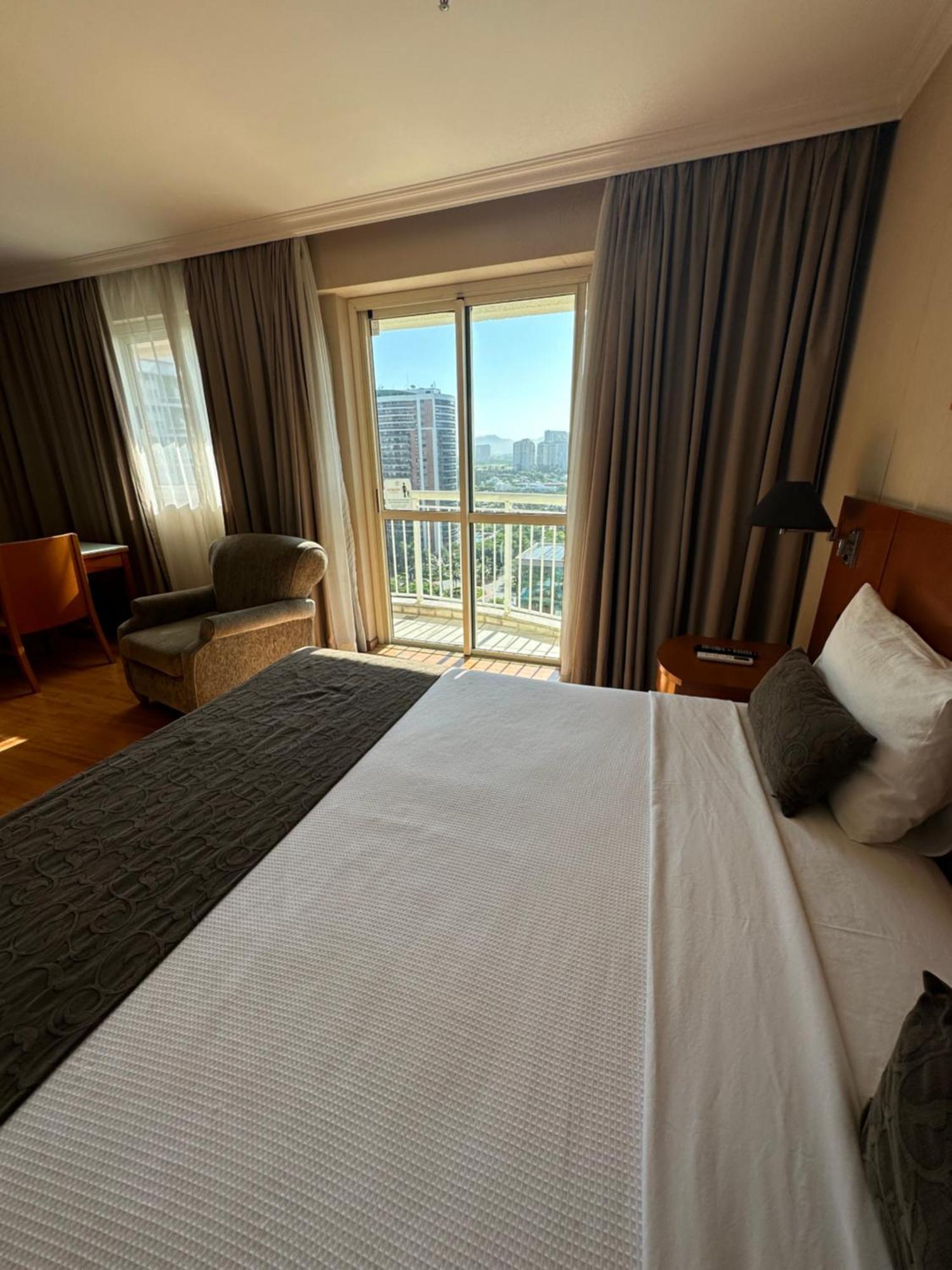 Flat Com Vista Panoramica -15- Na Barra Da Tijuca - Estacionamento Gratuito - Frigobar - Ar Condicionado - Piscina - Academia - Balsa Gratis - Varanda - Vista Parcial Mar E Lagoa Rio de Janeiro