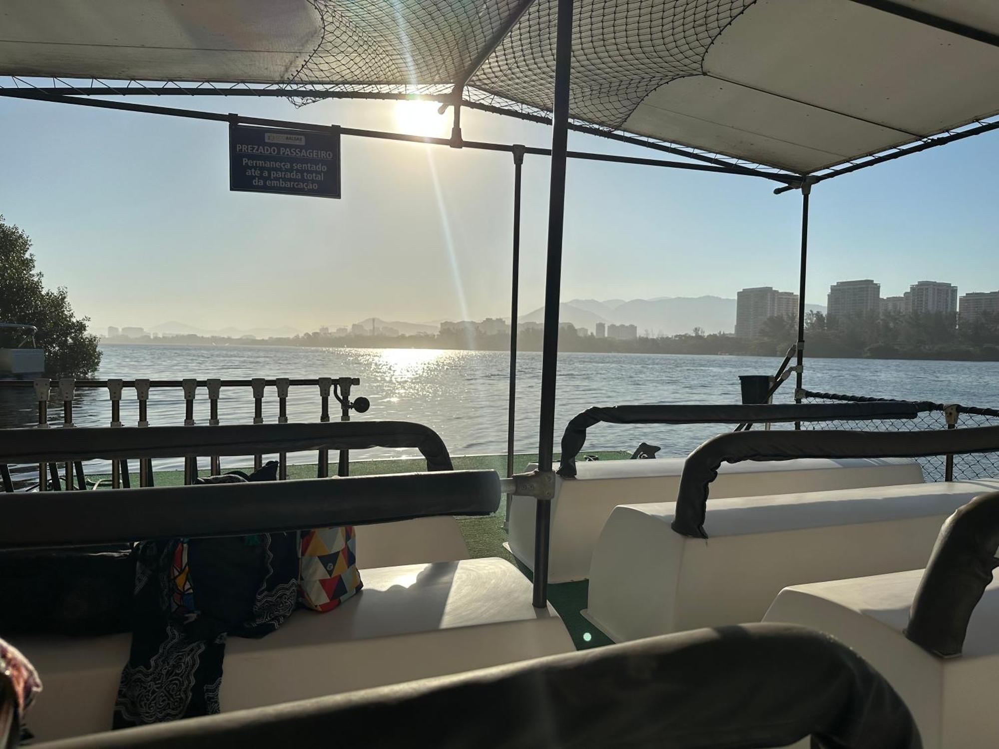 Flat Com Vista Panoramica -15- Na Barra Da Tijuca - Estacionamento Gratuito - Frigobar - Ar Condicionado - Piscina - Academia - Balsa Gratis - Varanda - Vista Parcial Mar E Lagoa