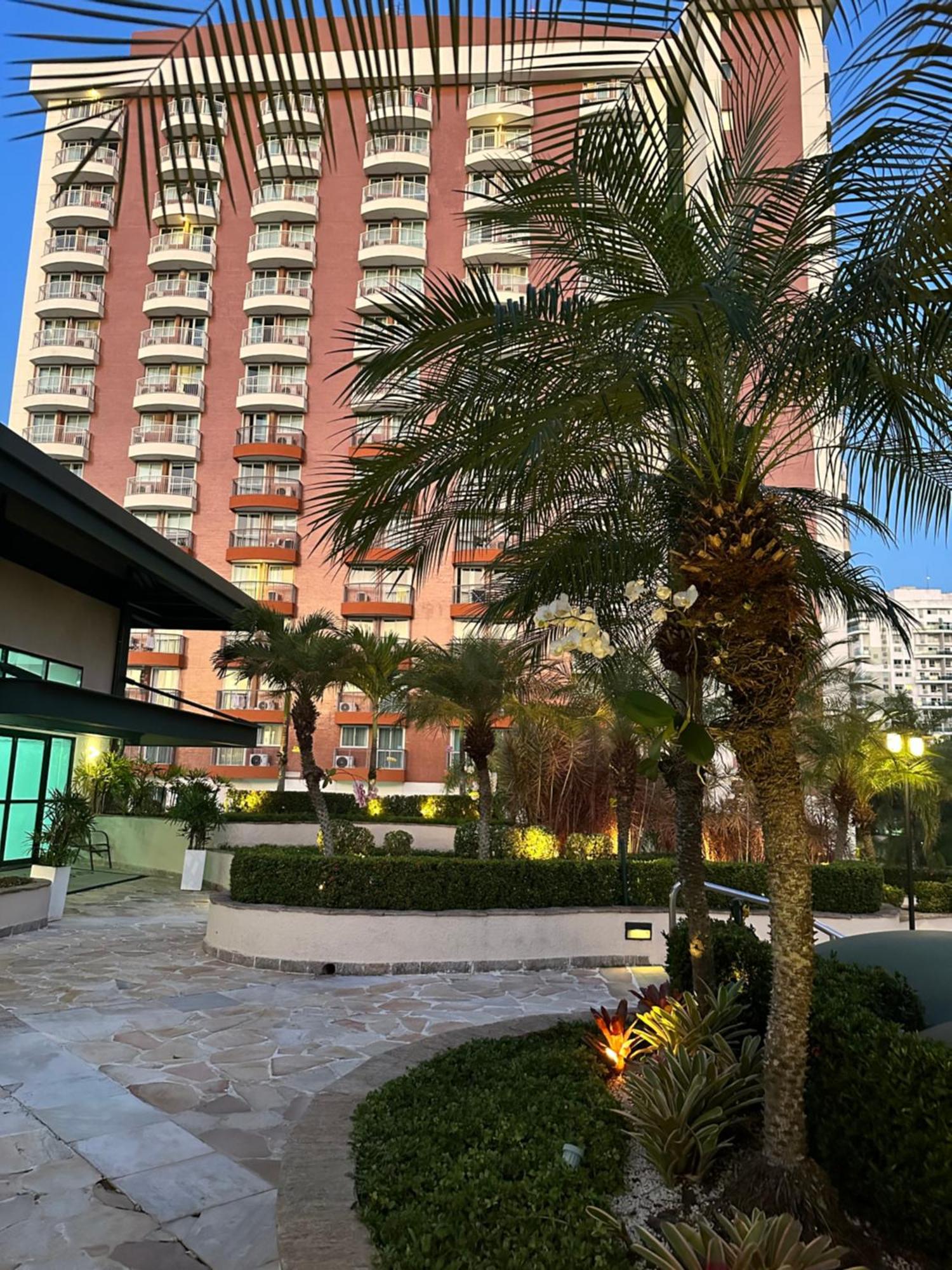 Aparthotel Flat Com Vista Panoramica -15- Na Barra Da Tijuca - Estacionamento Gratuito - Frigobar - Ar Condicionado - Piscina - Academia - Balsa Gratis - Varanda - Vista Parcial Mar E Lagoa